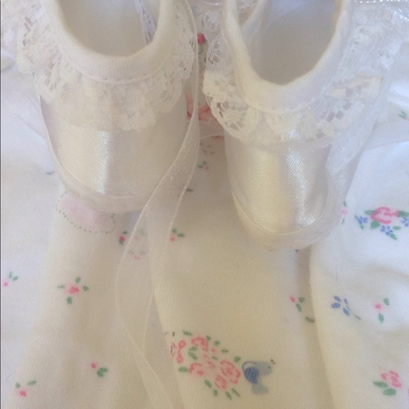 Tiny Silky Lace Baby Shoes - Picture 6 of 7